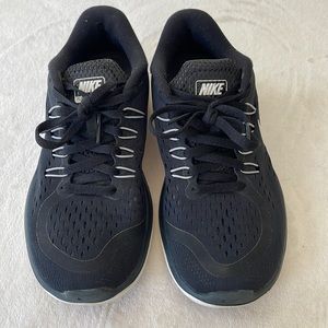 Nike Flex 2017 Run Sneakers